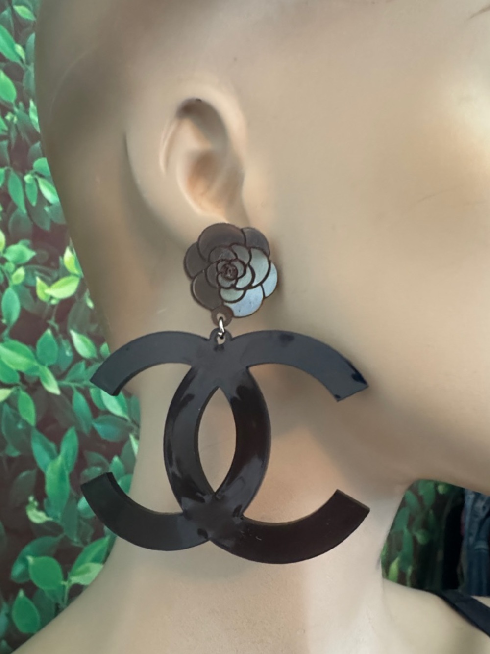 Streetwear CC Fashion Smoke Dangle Earrings - Picture 4 of 14